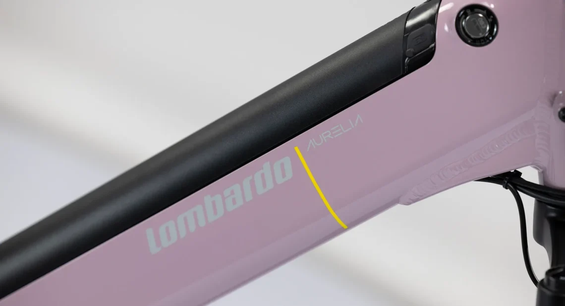 La scritta della E-Compact
