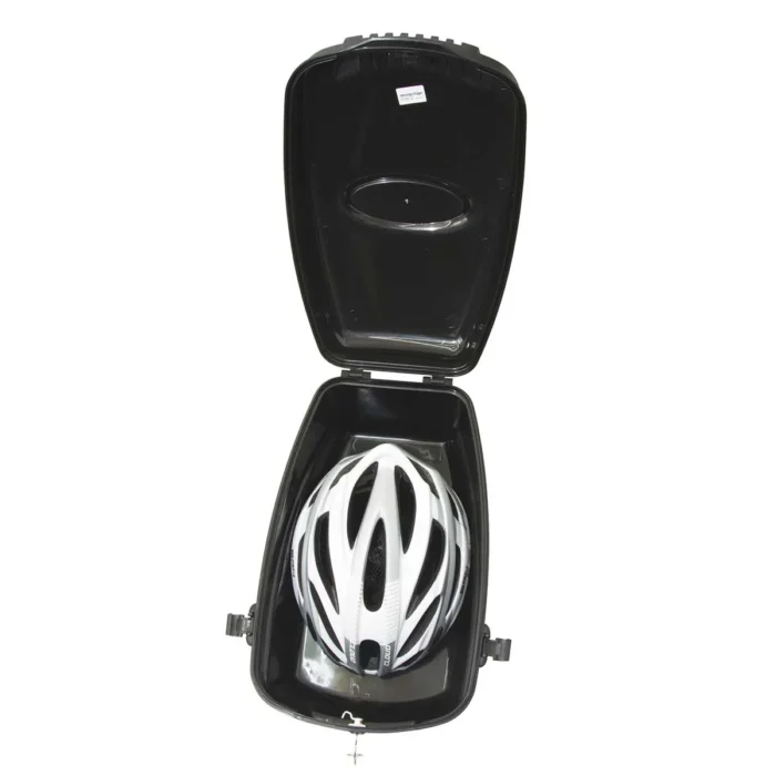 Bauletto BRN posteriore nero con apertura a chiave, ideale per riporre in sicurezza un casco e altri accessori.