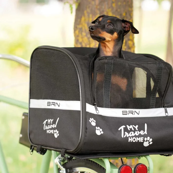 Cesto BRN My Travel Home con rete traspirante, progettato per garantire comfort agli animali durante il trasporto in bicicletta.