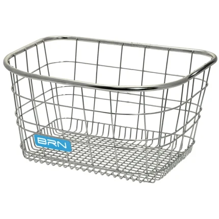 Cestino in metallo cromato con design rettangolare, dimensioni ideali per organizzare spazi in casa.