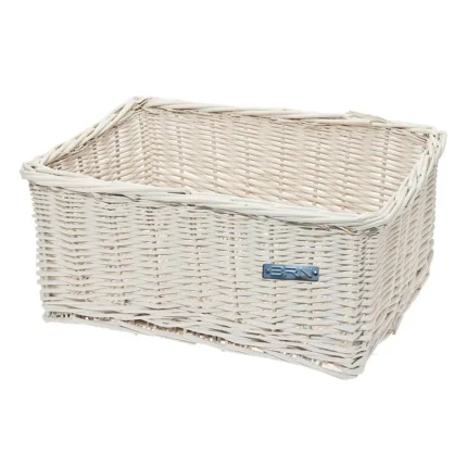 Cesto BRN Monella in vimini bianco. Le sue dimensioni sono 43 x 33 x 19 cm.